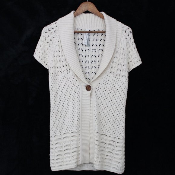 Fossil Sweaters - ⬇️$20 Fossil Cream Crochet  Lace Short Sleeve Cardigan